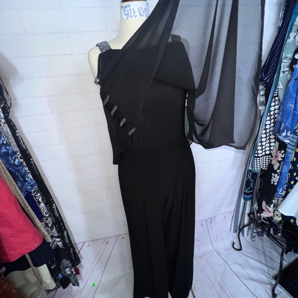 NWT($100) |•MSK•| Wide Leg Jumpsuit Rhinestone Cold Shoulder Sleeves Size L - Picture 6 of 14